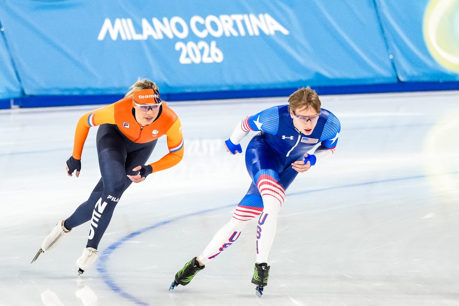 Jutta Leerdam traint met Jordan Stolz op de Olympische ijsbaan van Milaan