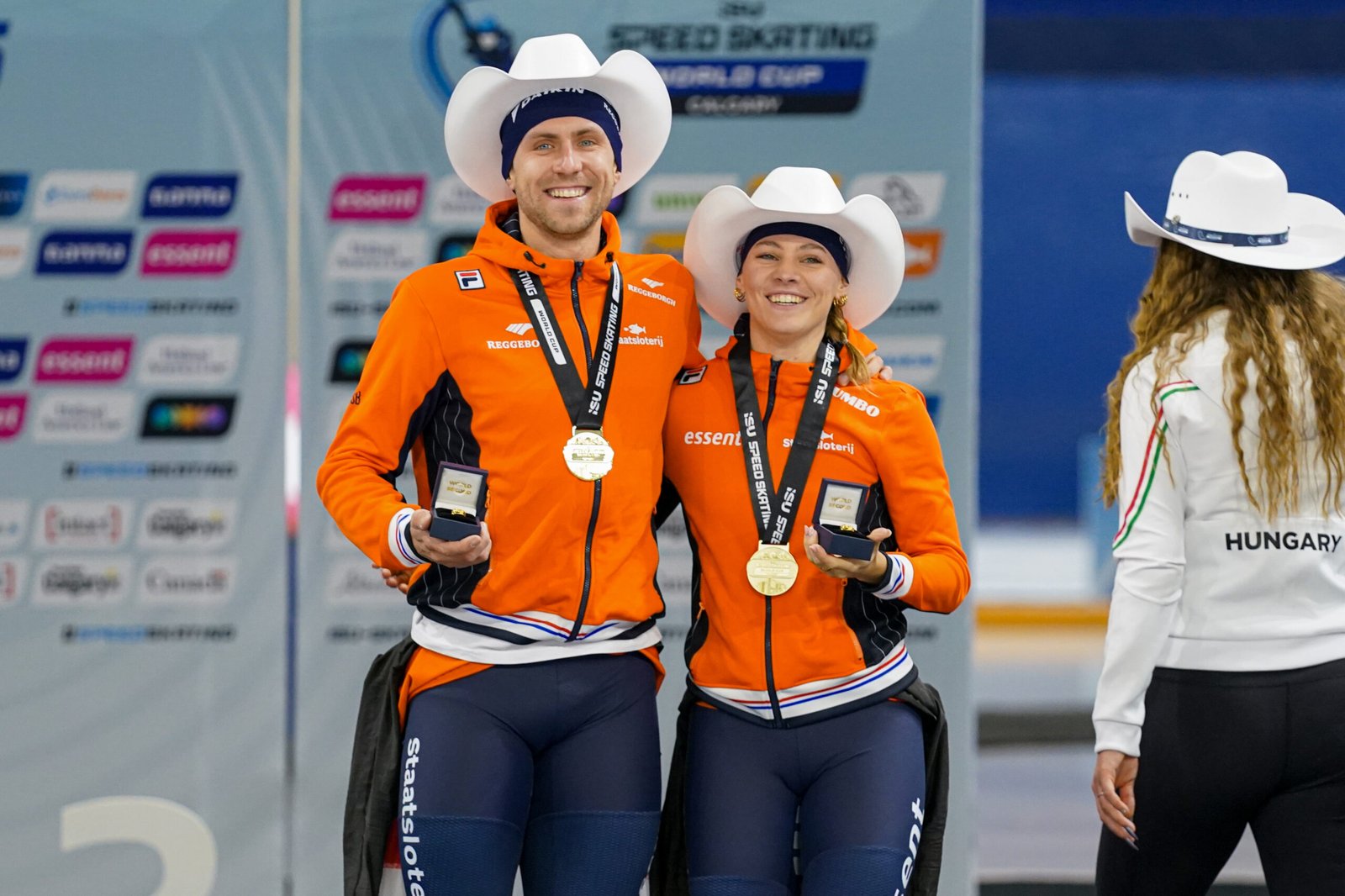 Wesly Dijs en Chloe Hoogendoorn wonnen de mixed relay tijdens de World Cup in Calgary 2025